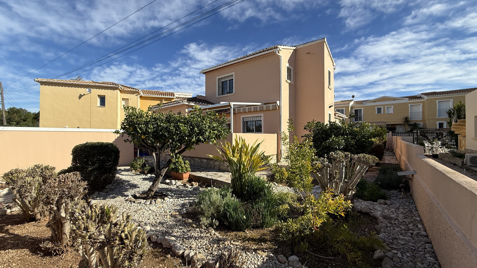 JS-0126 - Sonnige 3 Schlafzimmer Villa in Els Poblets mit Pool 