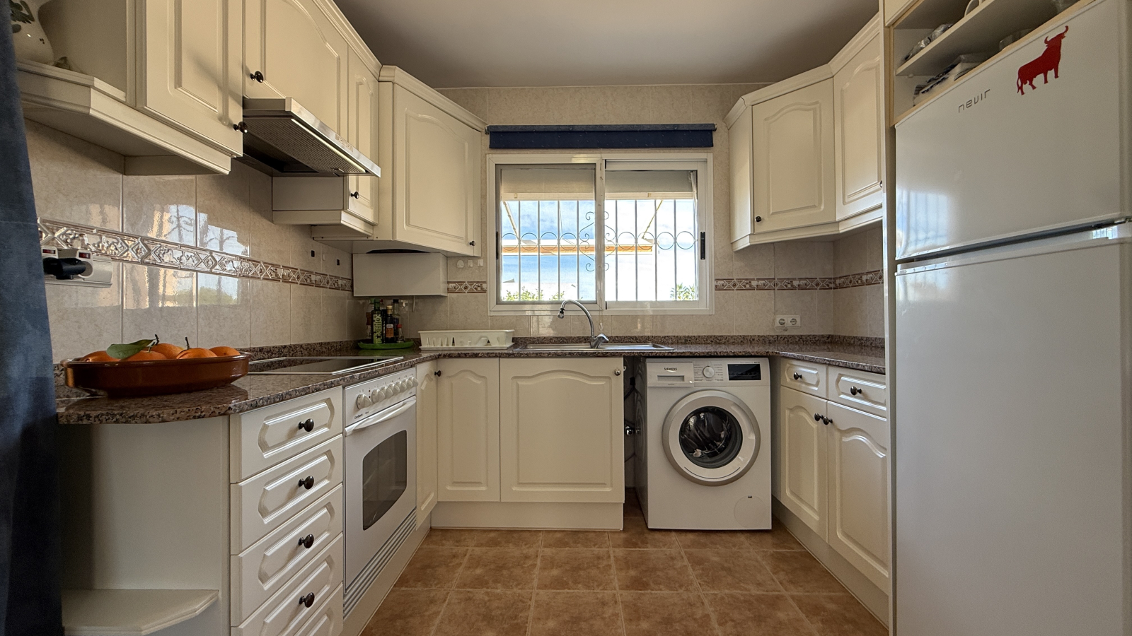 JS-0126 - Sonnige 3 Schlafzimmer Villa in Els Poblets mit Pool 