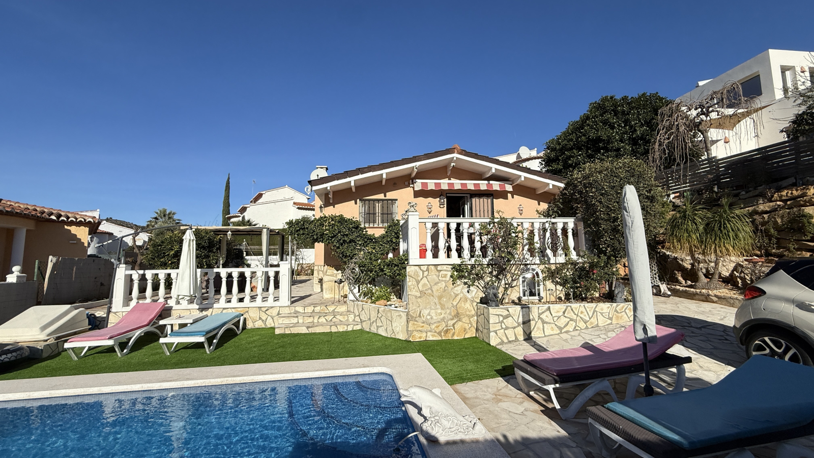 RG-0126 - Charmante kleine Villa in sonniger Panoramalage, Wohnen, wo andere Urlaub machen