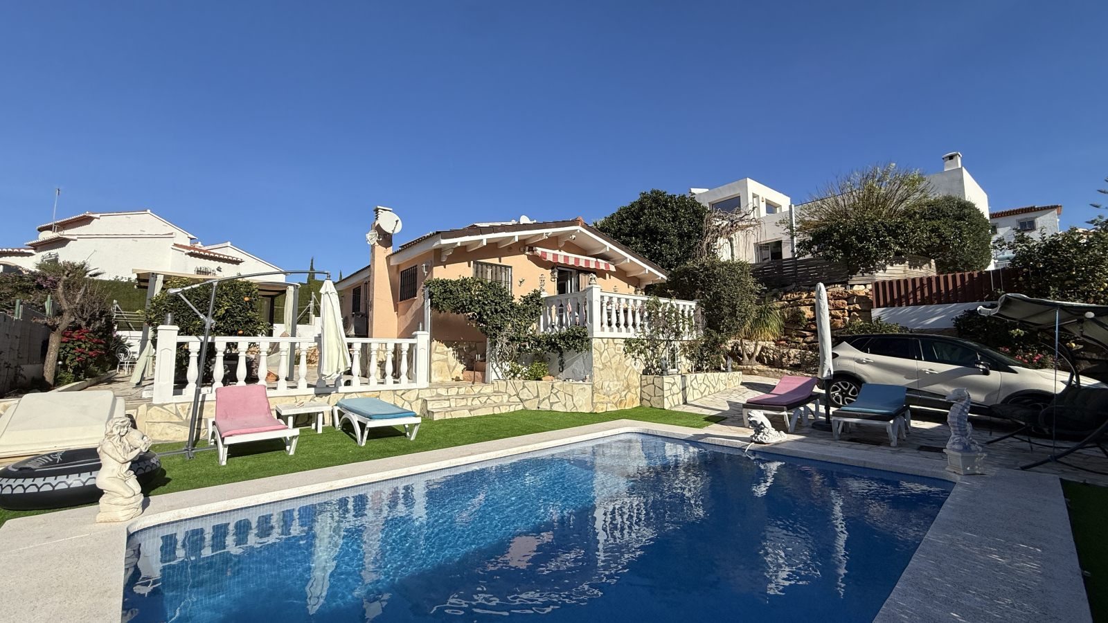 RG-0126 - Charmante kleine Villa in sonniger Panoramalage, Wohnen, wo andere Urlaub machen