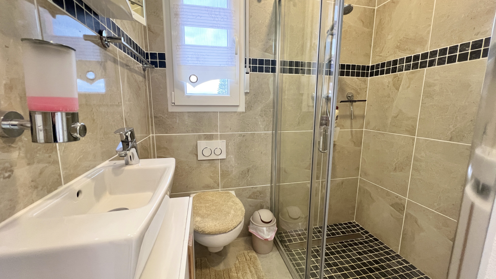 FK-0326 - Tolle Villa mit guter Ausstattung und 3 Schlafzimmern, Pool, Garage, uvm.