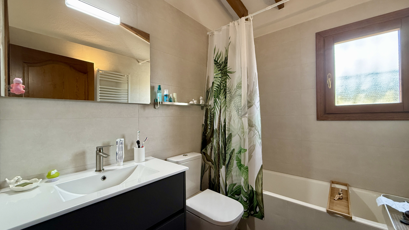 Villa en planta baja, totalmente equipada, con 3 dormitorios y privacidad