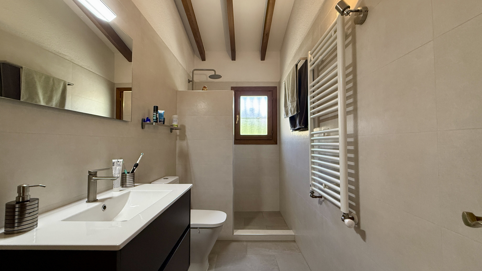 Villa en planta baja, totalmente equipada, con 3 dormitorios y privacidad