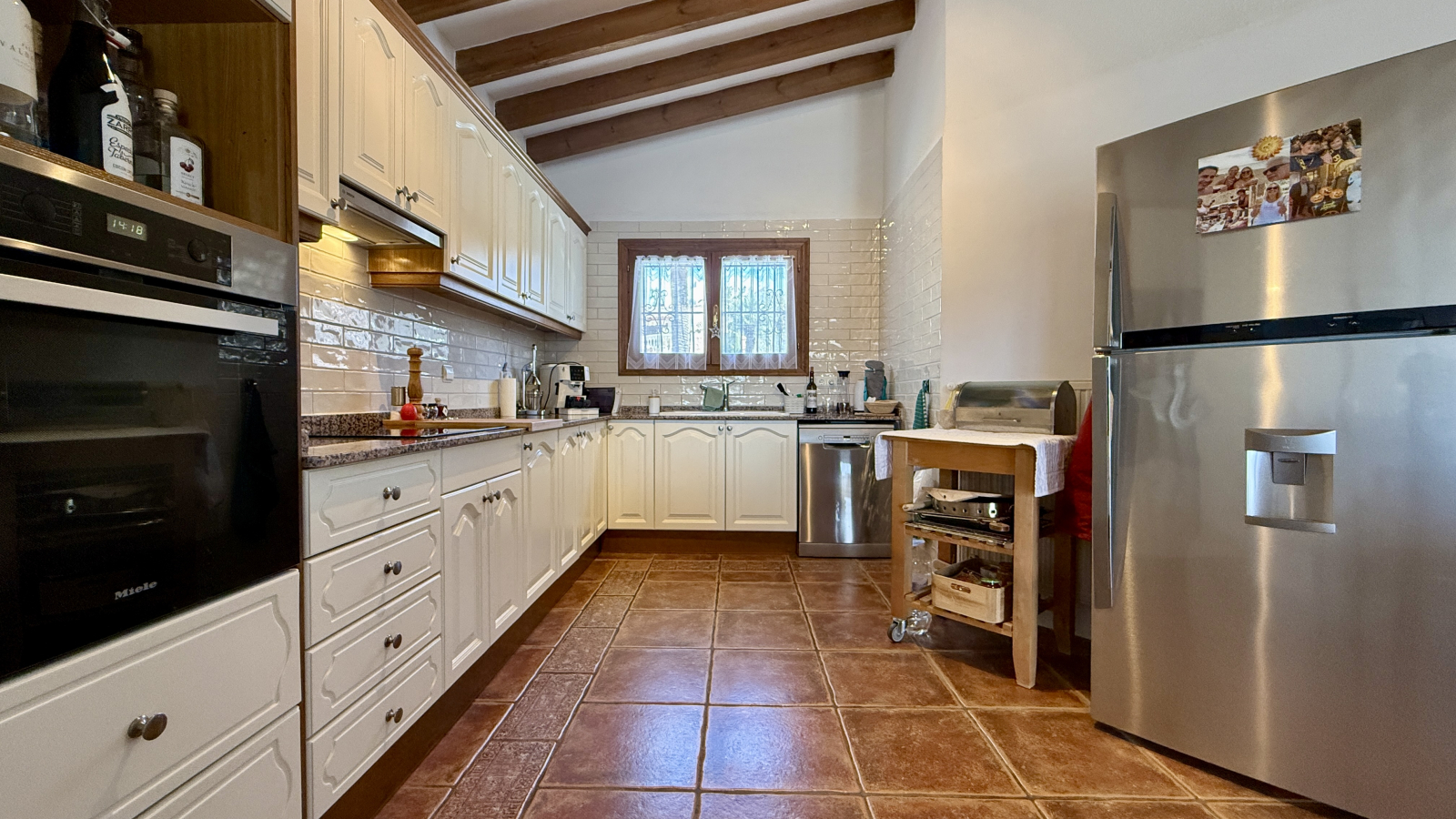 Villa en planta baja, totalmente equipada, con 3 dormitorios y privacidad