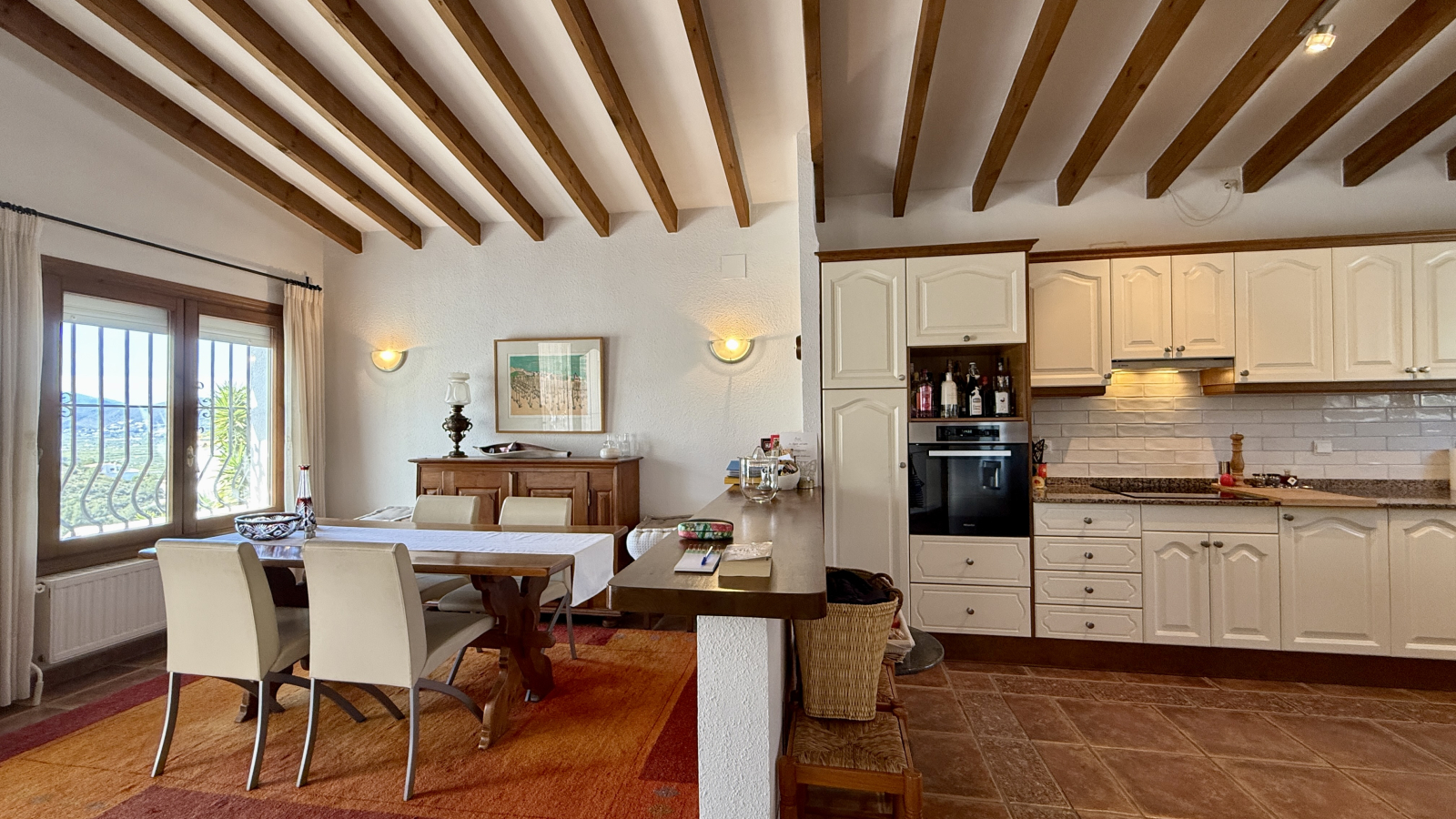 Villa en planta baja, totalmente equipada, con 3 dormitorios y privacidad