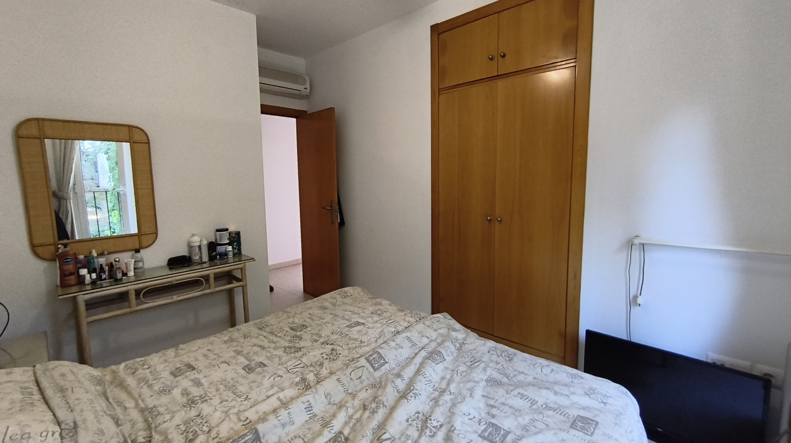LS-0159 - Apartamento en última planta con terraza, plaza de aparcamiento y trastero