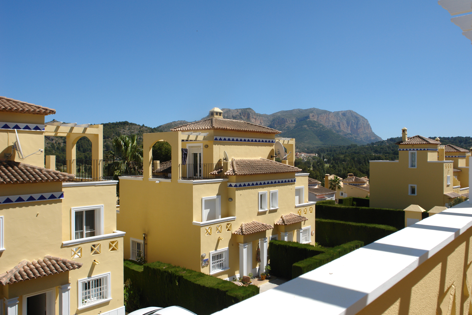 LS-0159 - Apartamento en última planta con terraza, plaza de aparcamiento y trastero